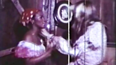 Дечкото доби прекрасна лекција за секс од мама убави девојки