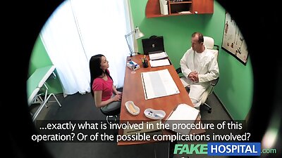 Чекор мама ја учи ќерката како да се ебе и им се придружува