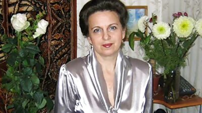 Момче ја заведе убавата соседка тинејџерка