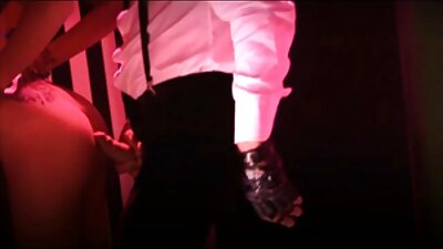 Одлична русокоса со големи цицки и жежок задник аматер