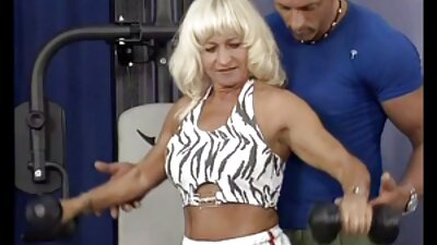 Напален Латино MILF ебам со џиновски црн дик