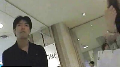 Бело пиле прв пат со црниот Дик