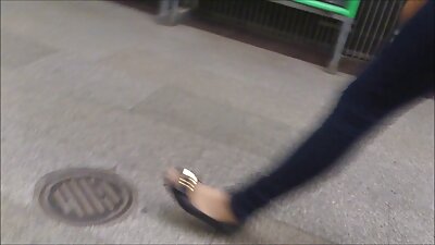 Чудовиште кур Разбудете ја од длабок сон