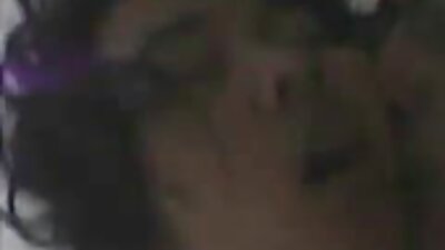 Момчето отиде предалеку со својата секси пријателка со мајки